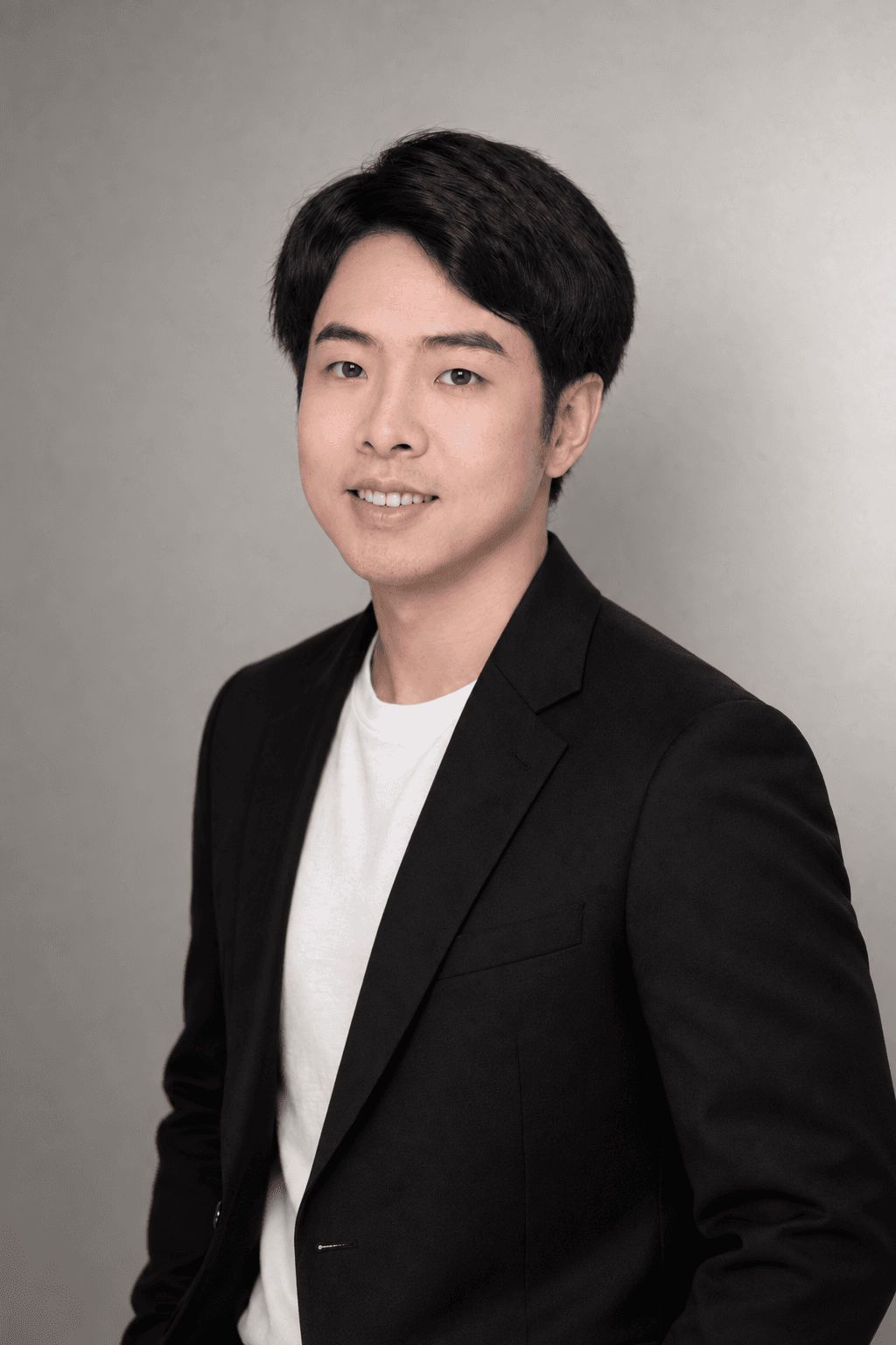 邹英鹏，联合创始人 · 企业合作与业务落地